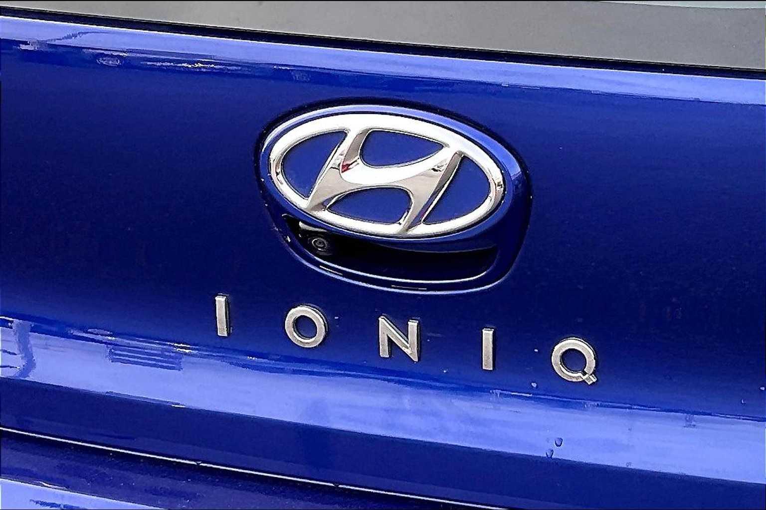 2021 Hyundai IONIQ Electric Limited - Photo 29