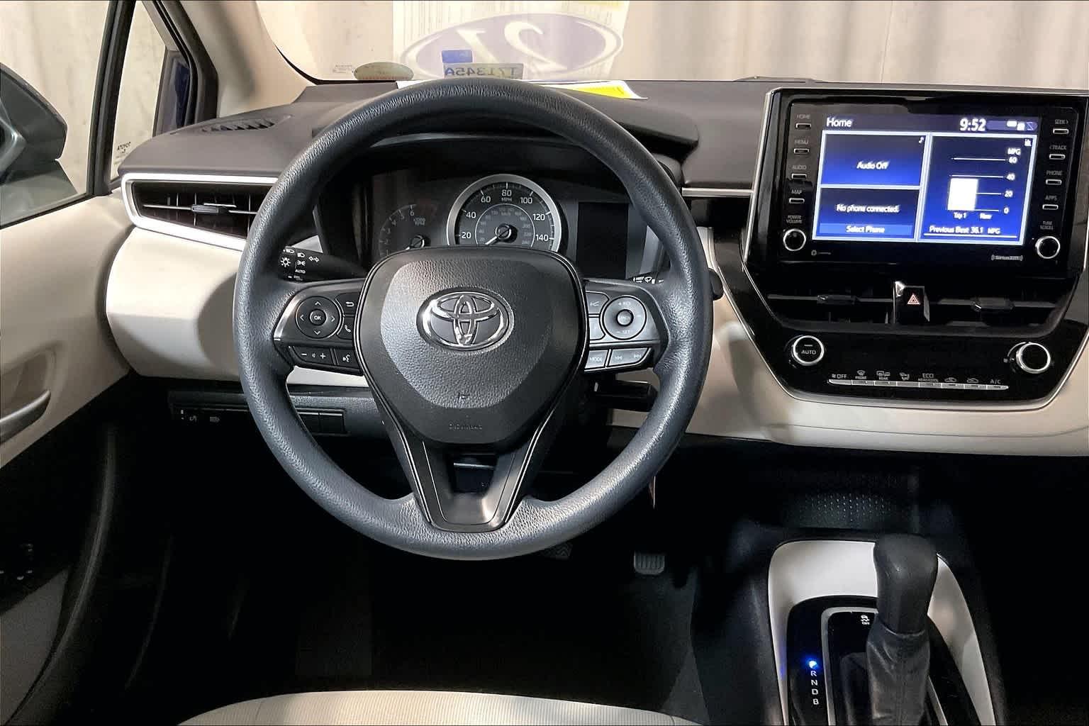 2021 Toyota Corolla LE - Photo 17