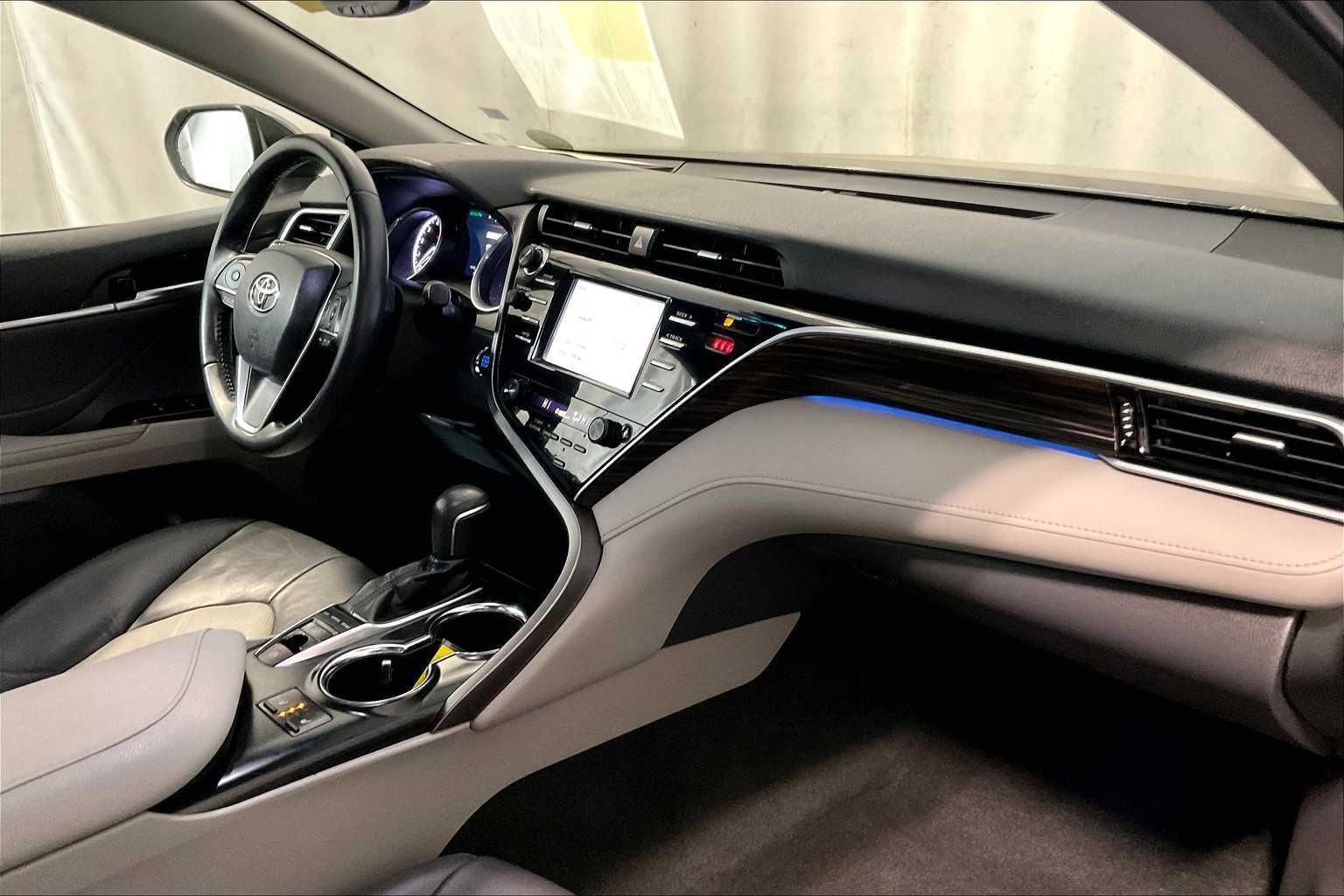 2018 Toyota Camry XLE - Photo 14