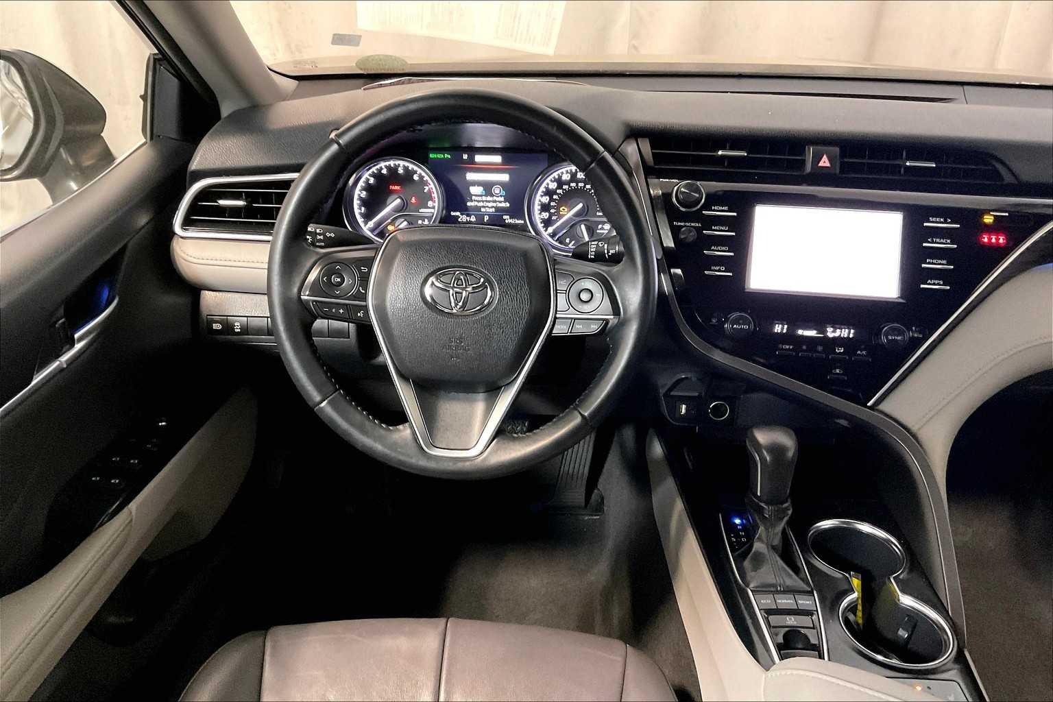 2018 Toyota Camry XLE - Photo 17