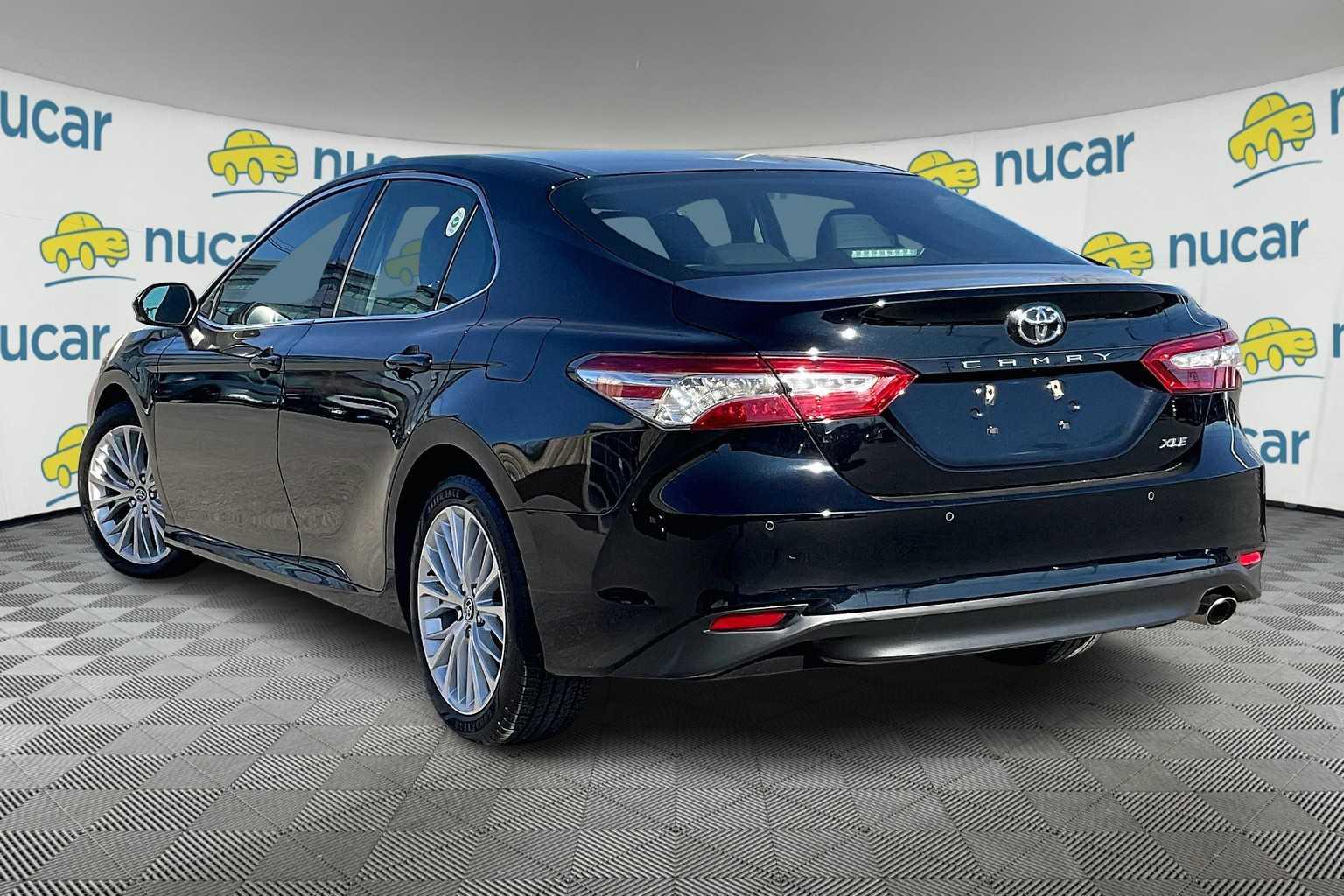 2018 Toyota Camry XLE - Photo 4