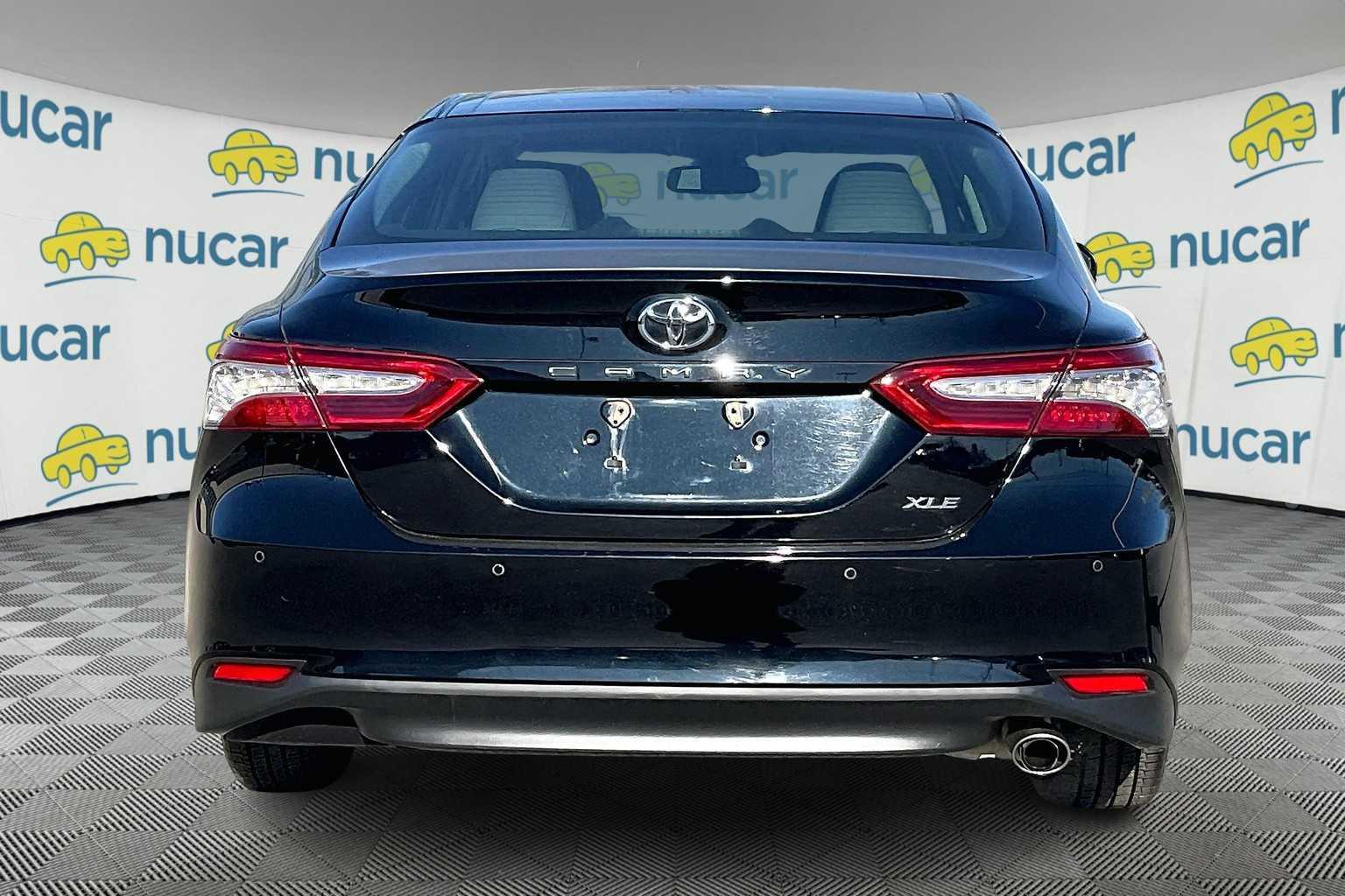 2018 Toyota Camry XLE - Photo 5