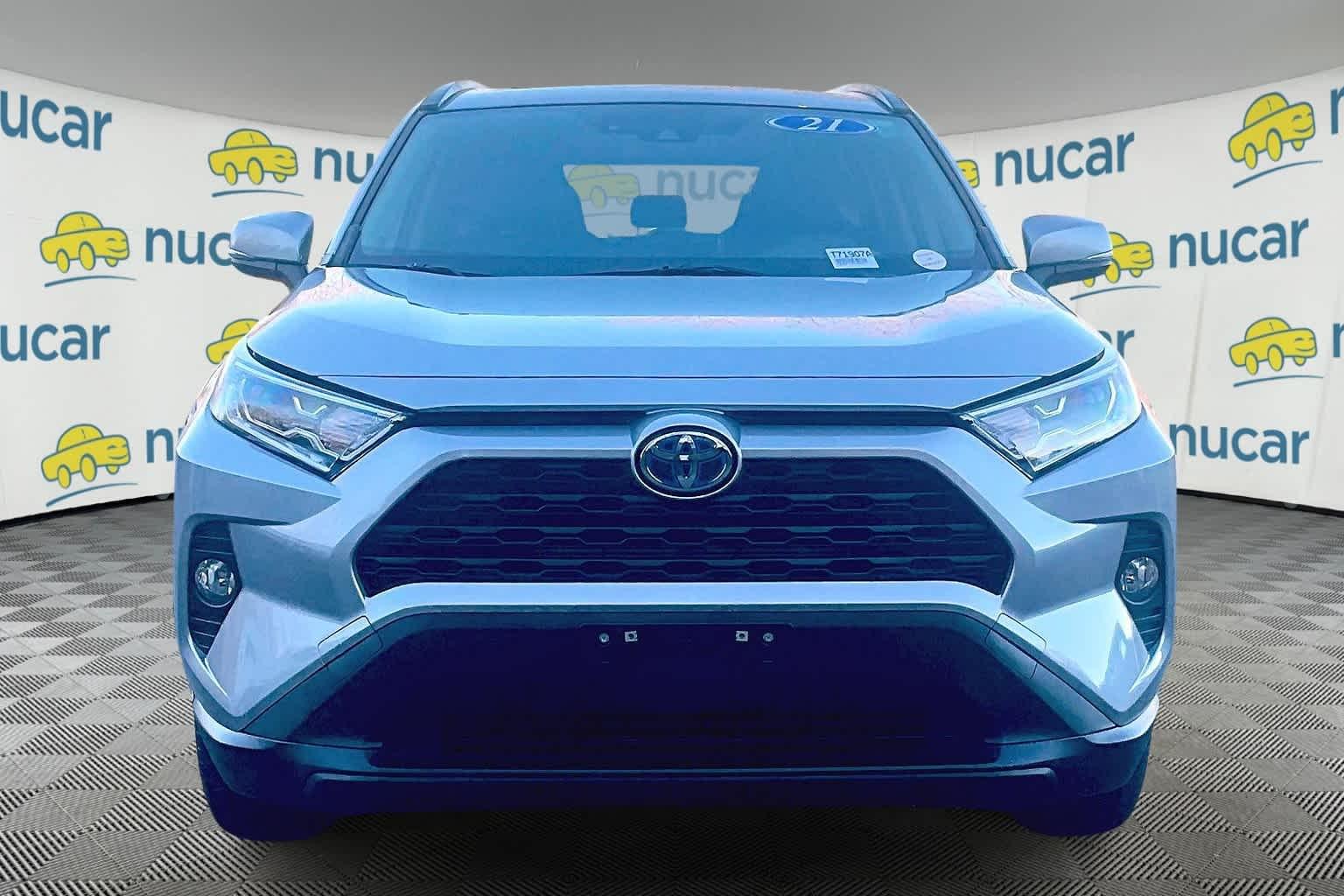 2021 Toyota RAV4 Hybrid XLE - Photo 2