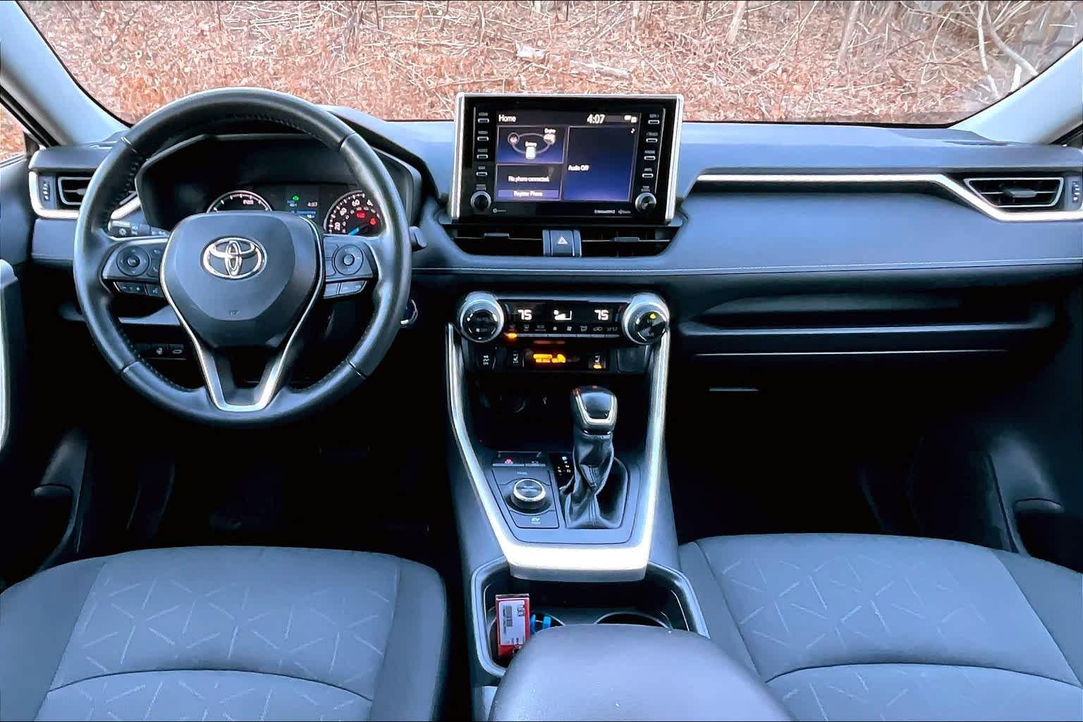 2021 Toyota RAV4 Hybrid XLE - Photo 21