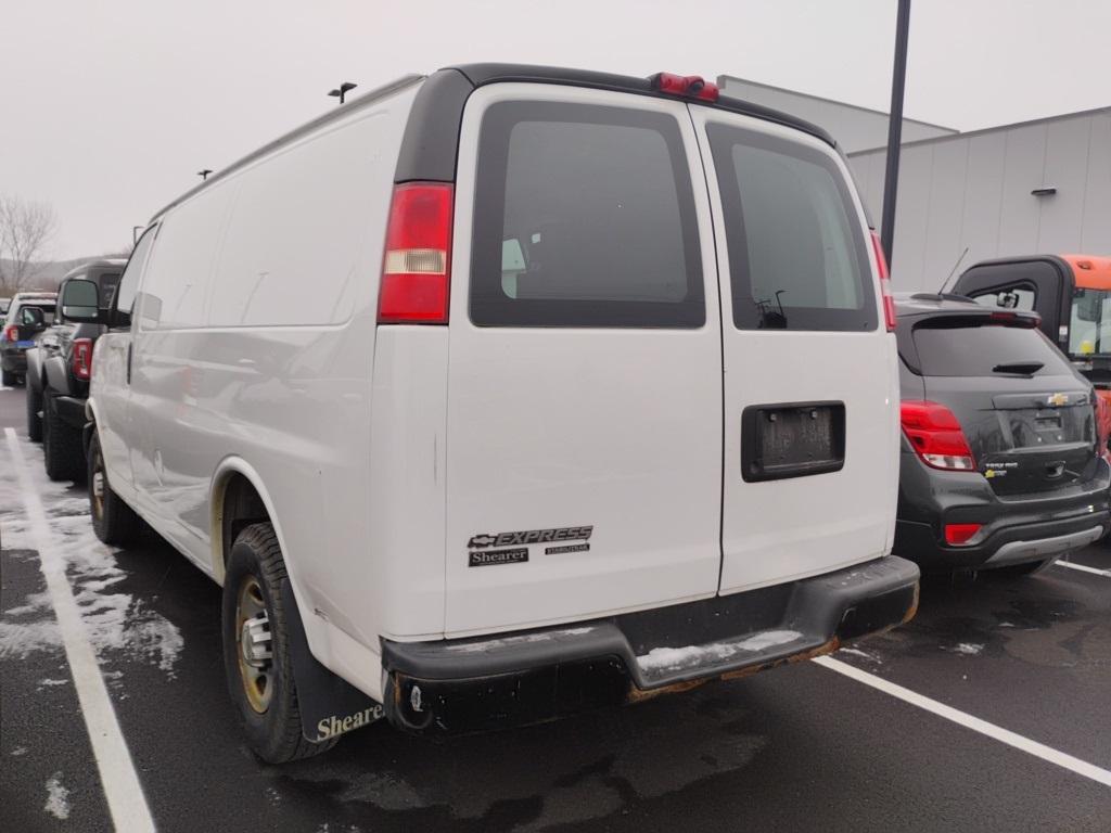 2013 Chevrolet Express 2500 Work Van - Photo 2