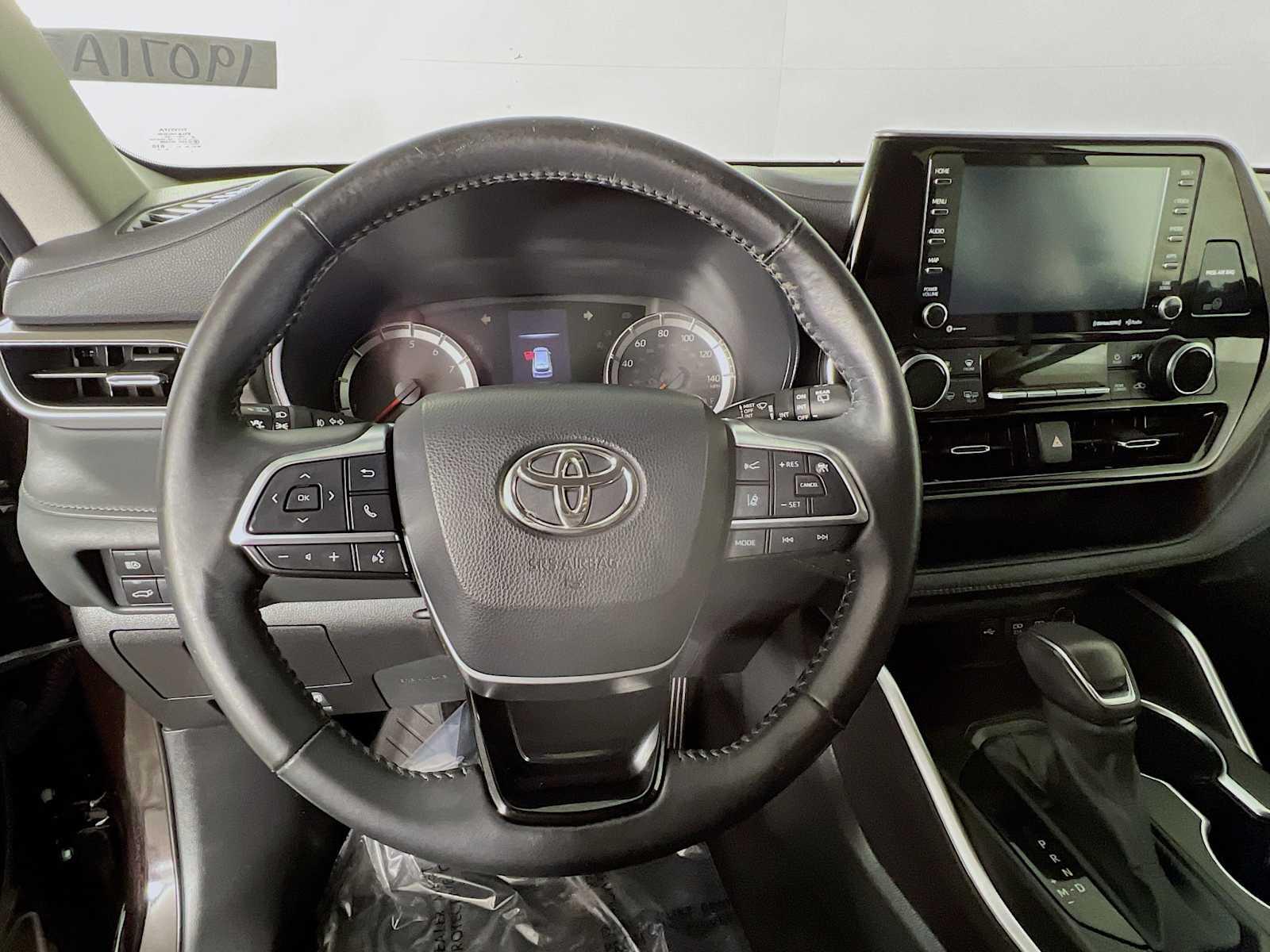 2021 Toyota Highlander LE - Photo 11