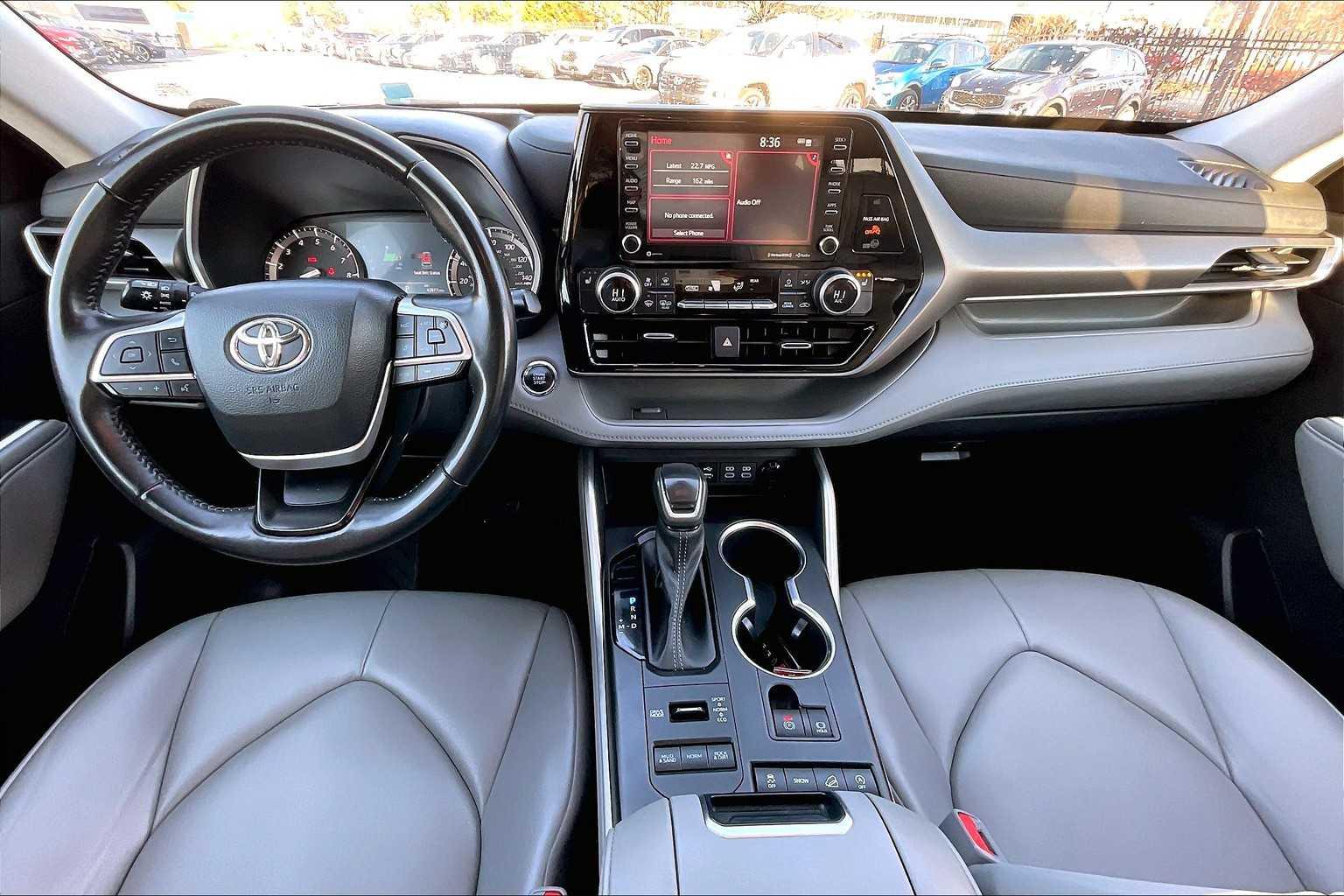 2022 Toyota Highlander XLE - Photo 21