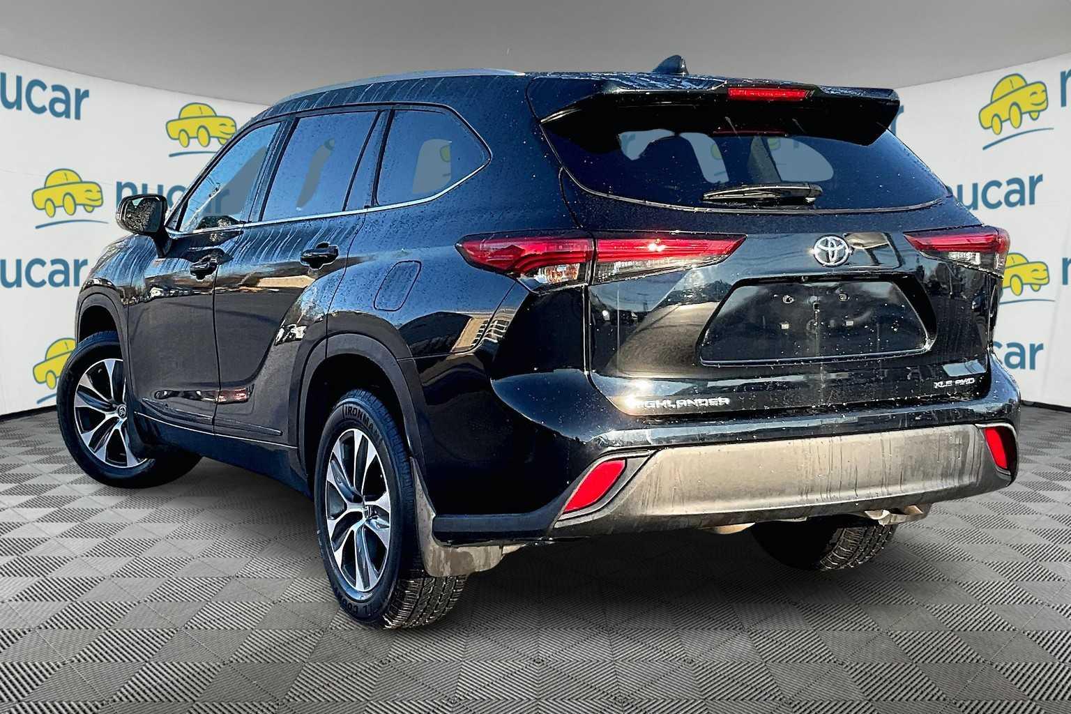 2022 Toyota Highlander XLE - Photo 4