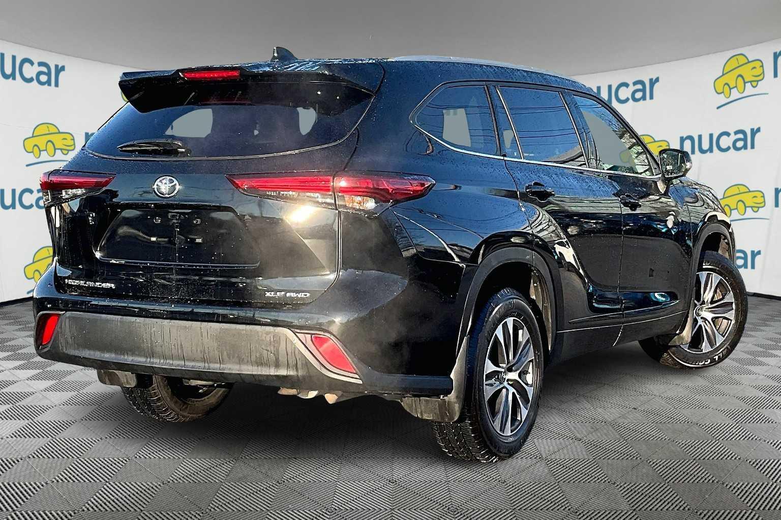 2022 Toyota Highlander XLE - Photo 6