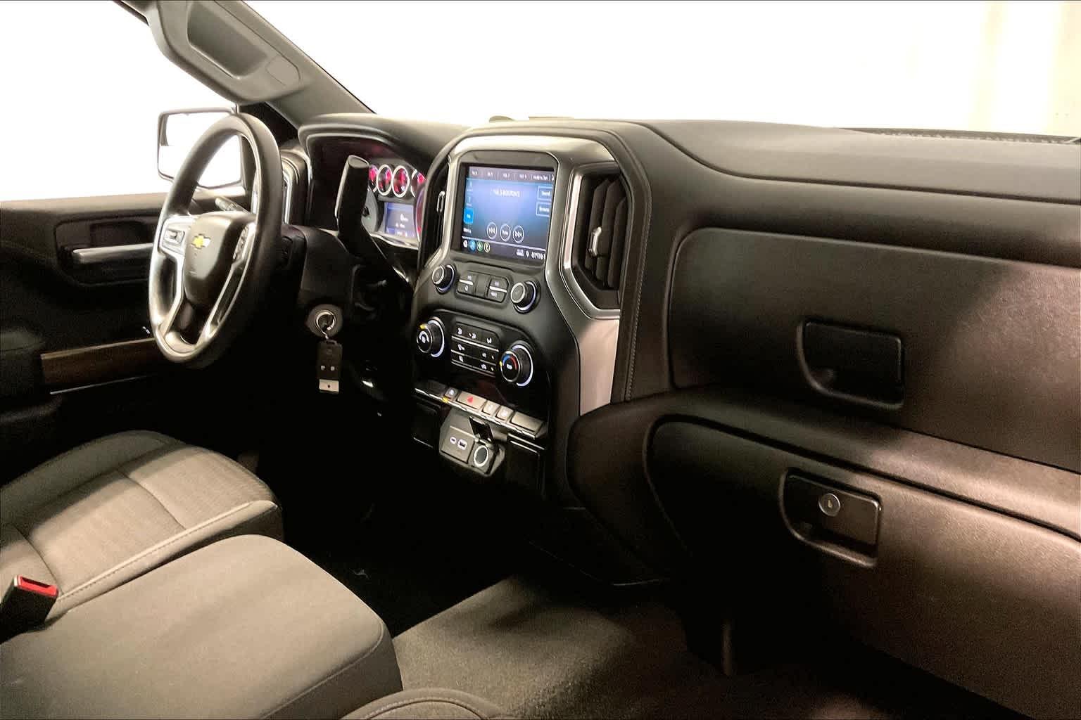 2020 Chevrolet Silverado 1500 LT 4WD Crew Cab 147 - Photo 14