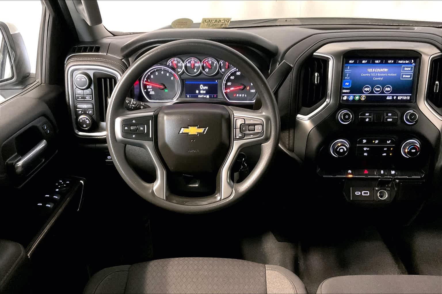 2020 Chevrolet Silverado 1500 LT 4WD Crew Cab 147 - Photo 17