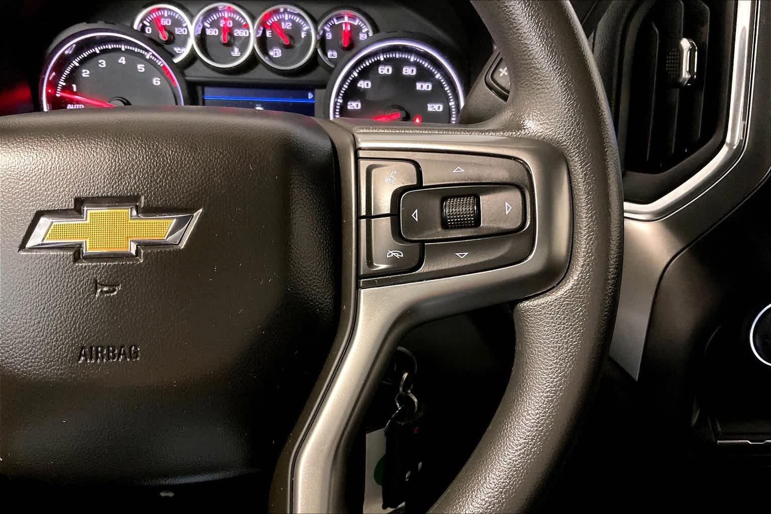 2020 Chevrolet Silverado 1500 LT 4WD Crew Cab 147 - Photo 23