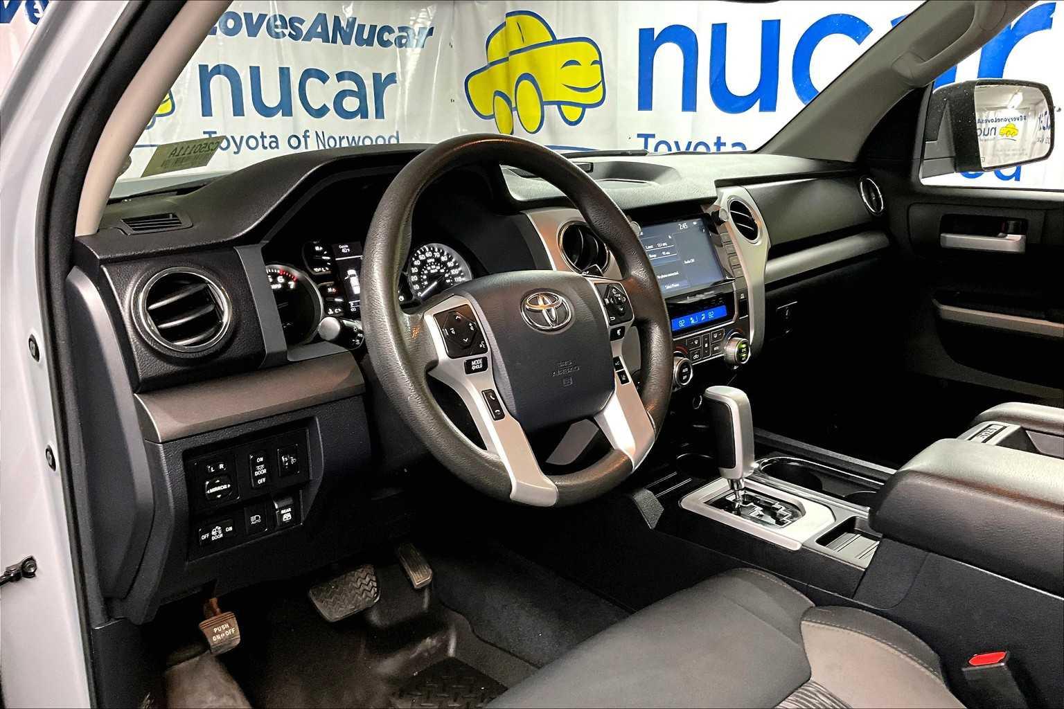 2020 Toyota Tundra SR5 - Photo 8