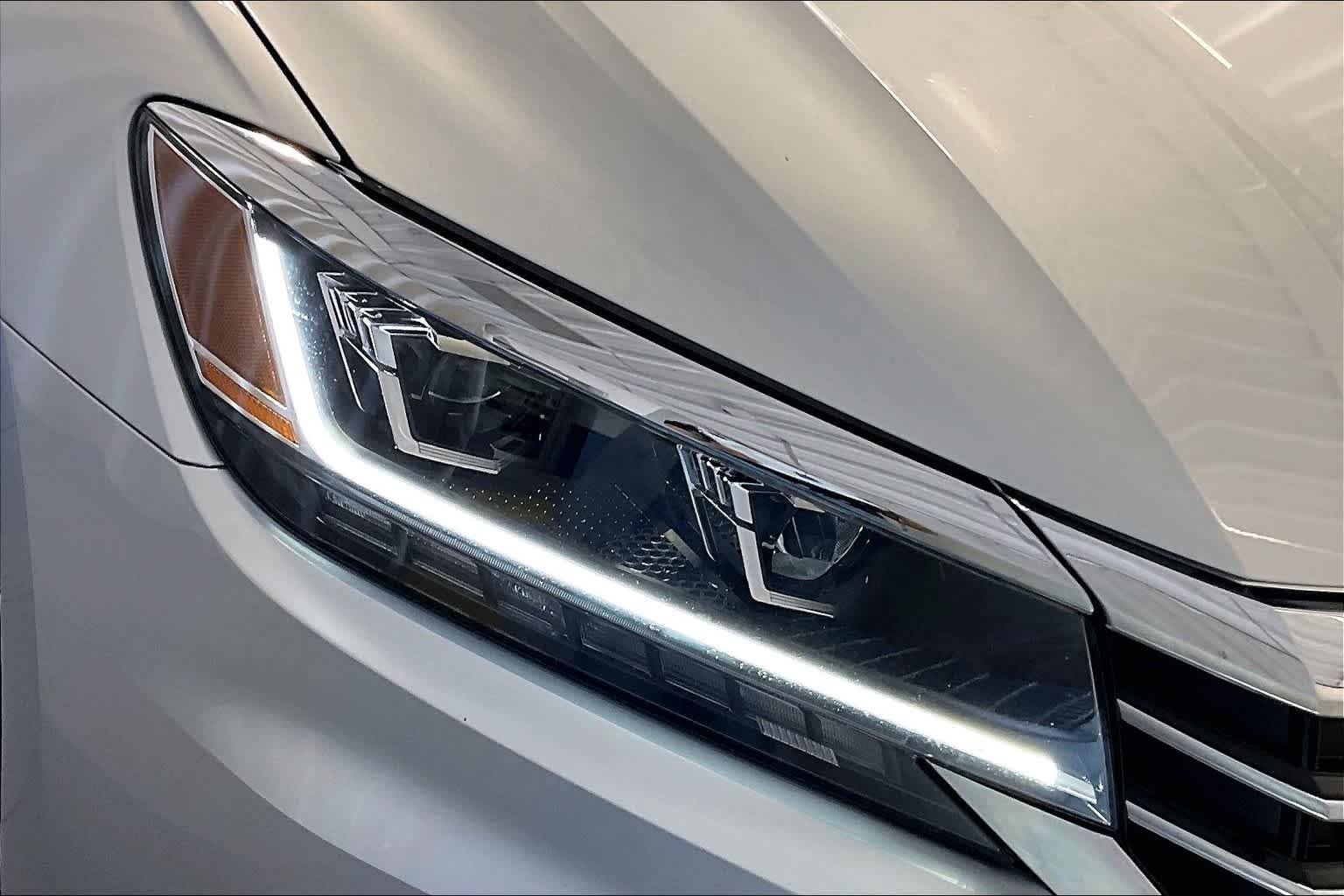 2021 Volkswagen Passat 2.0T SE - Photo 32