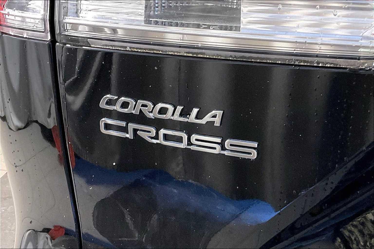 2022 Toyota Corolla Cross LE - Photo 29