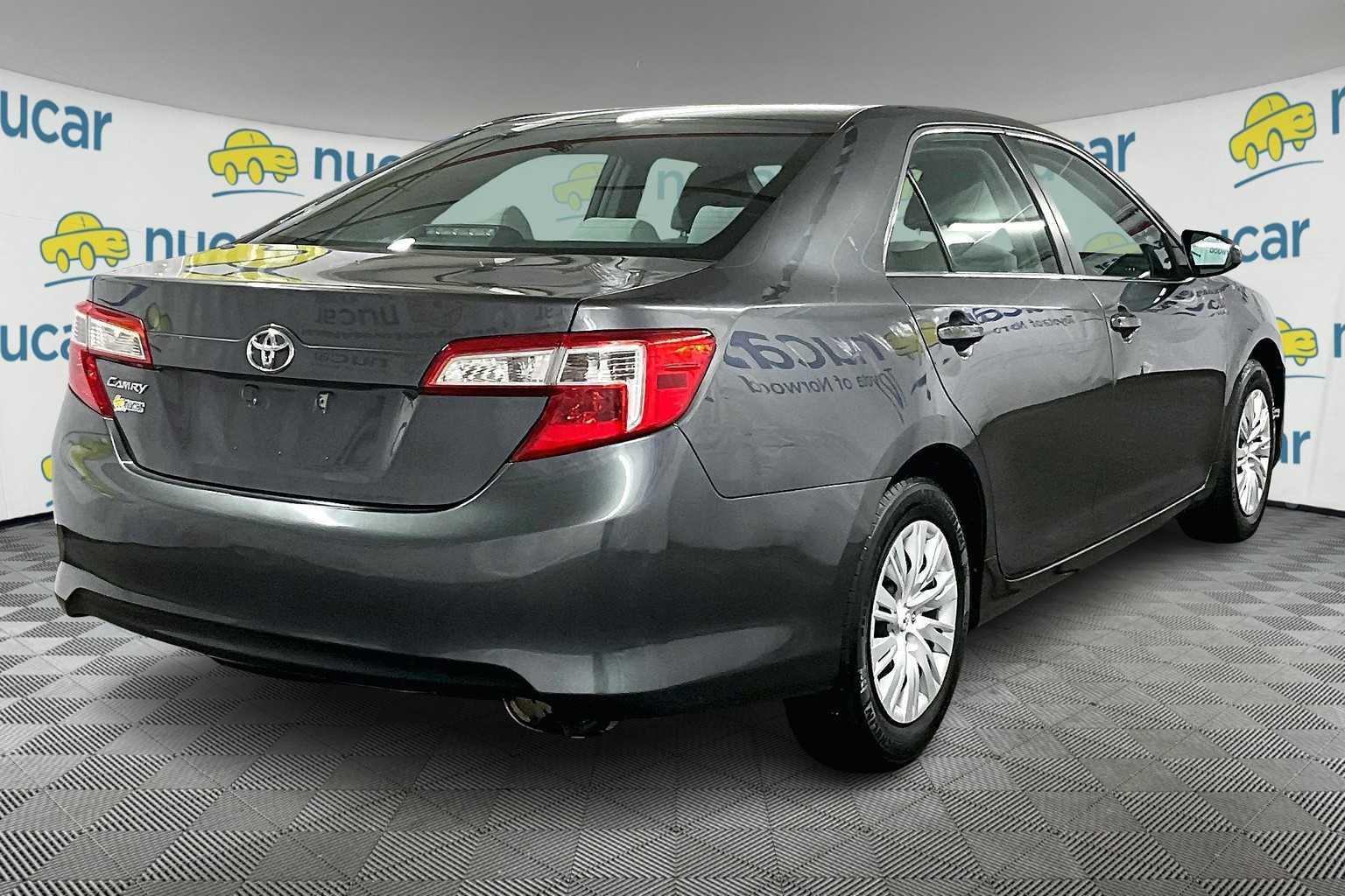 2013 Toyota Camry L - Photo 6