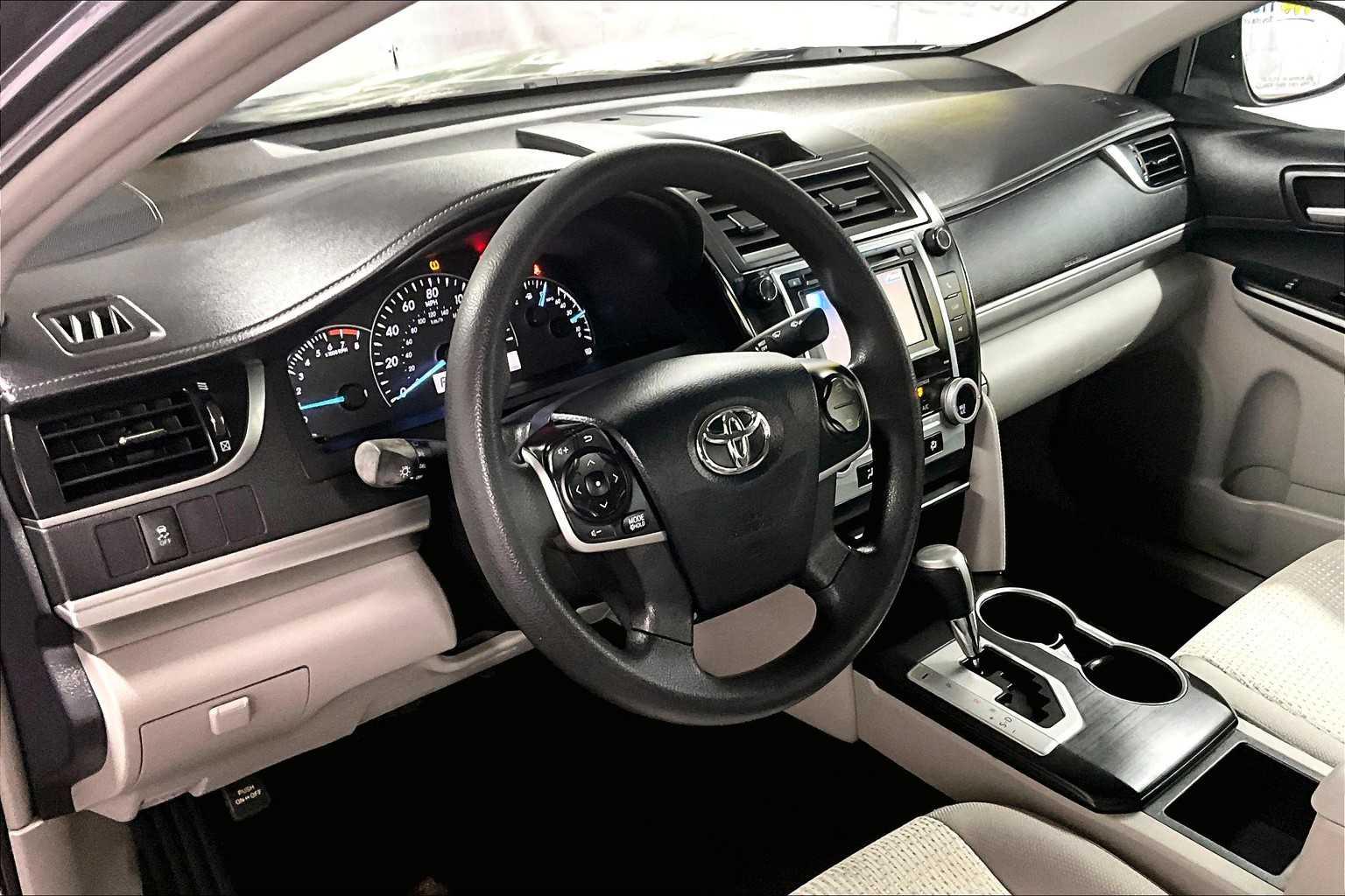 2013 Toyota Camry L - Photo 8