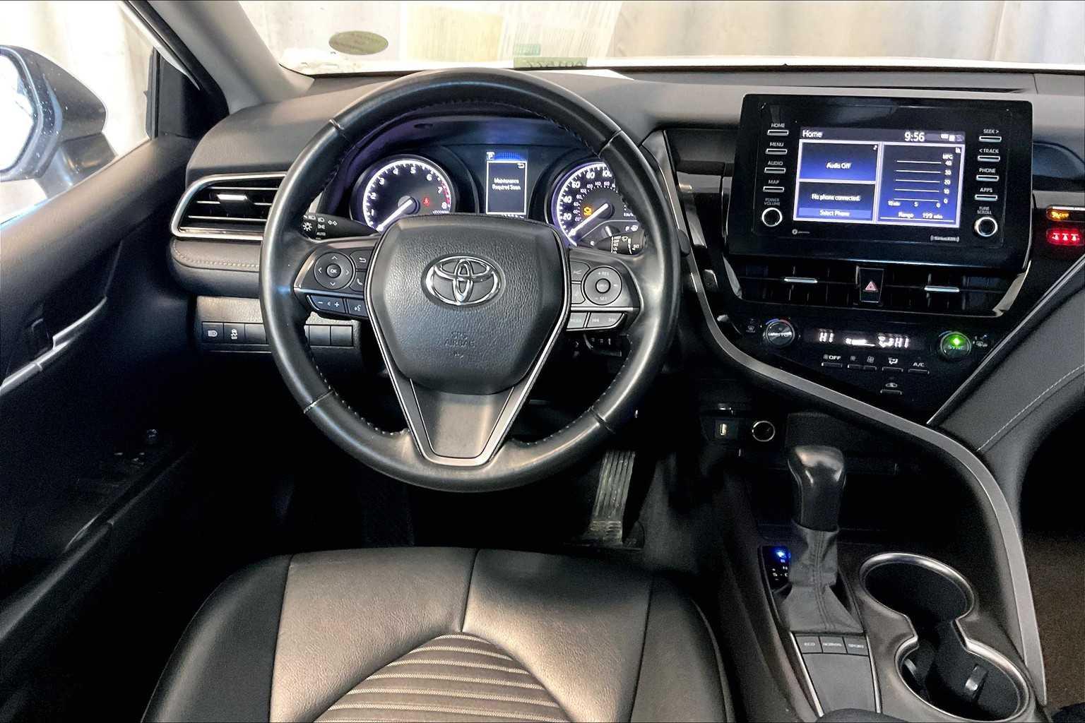 2022 Toyota Camry SE - Photo 17