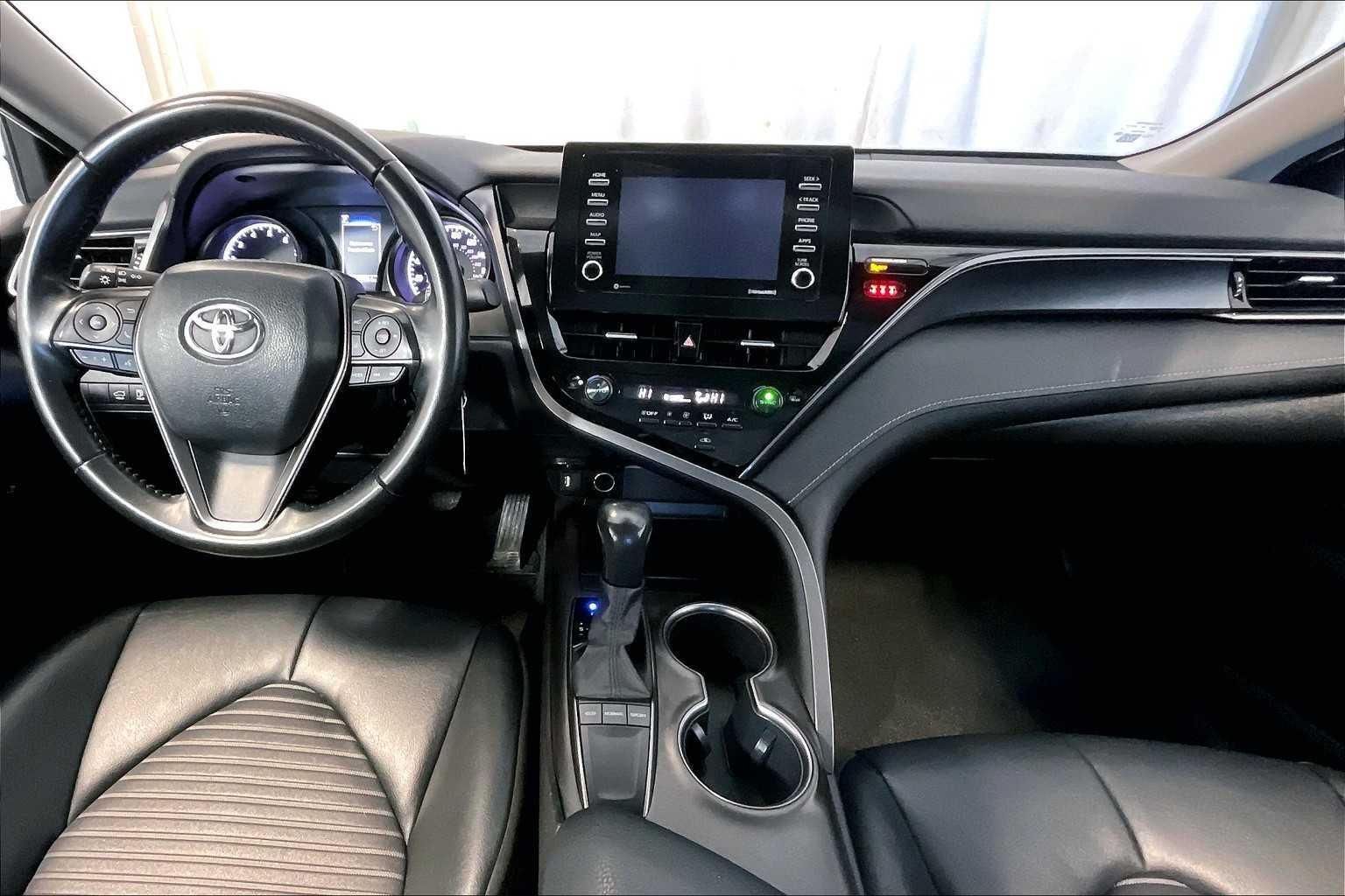 2022 Toyota Camry SE - Photo 21