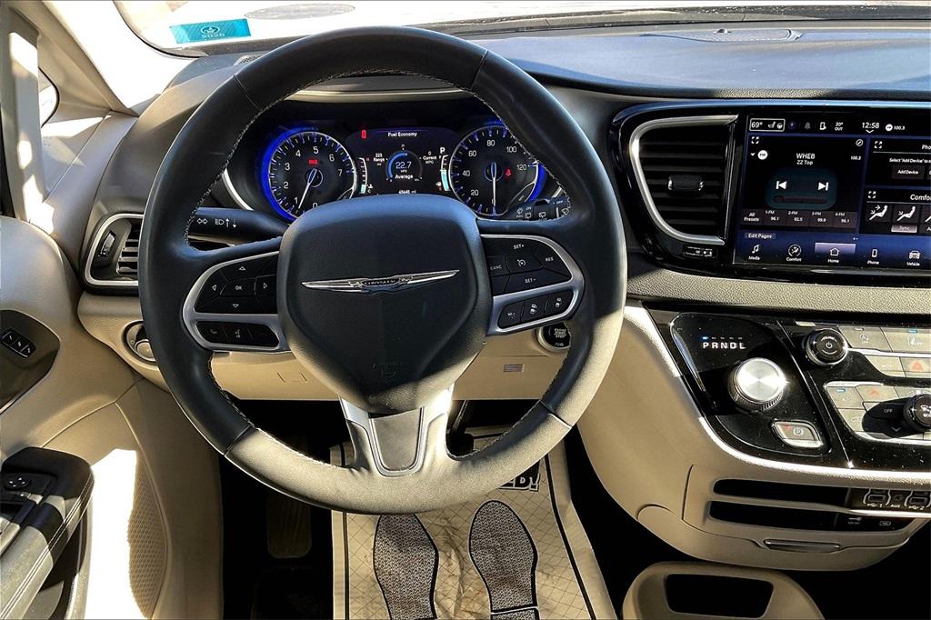 2022 Chrysler Pacifica Touring L - Photo 14