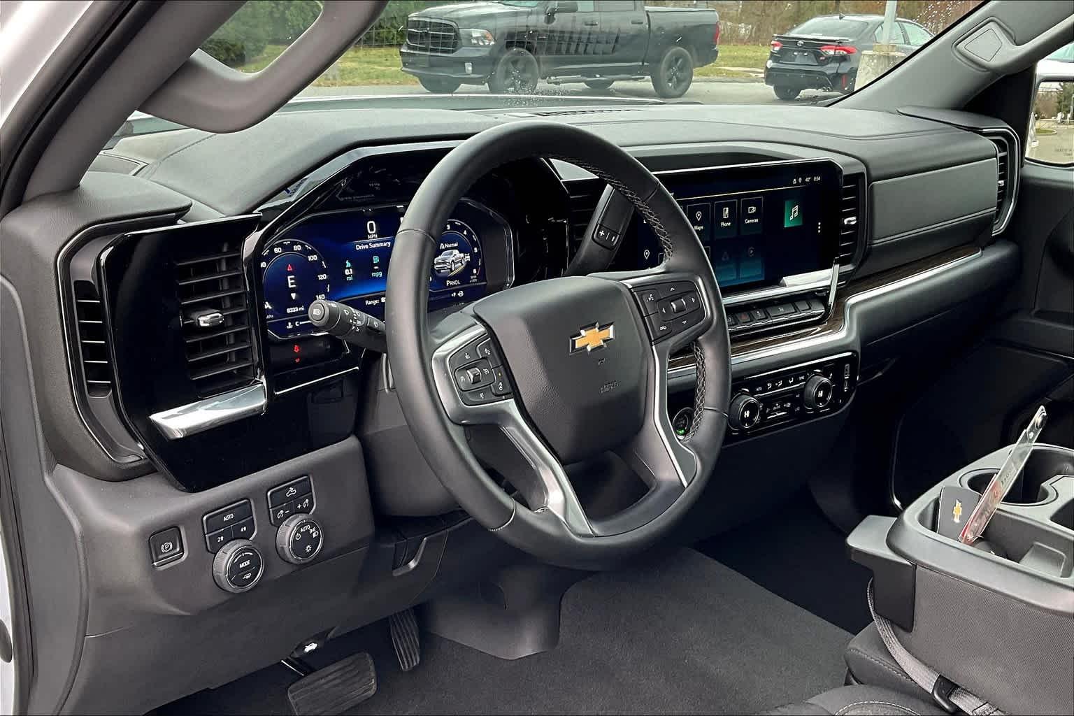 2023 Chevrolet Silverado 1500 LT 4WD Crew Cab 147 - Photo 8