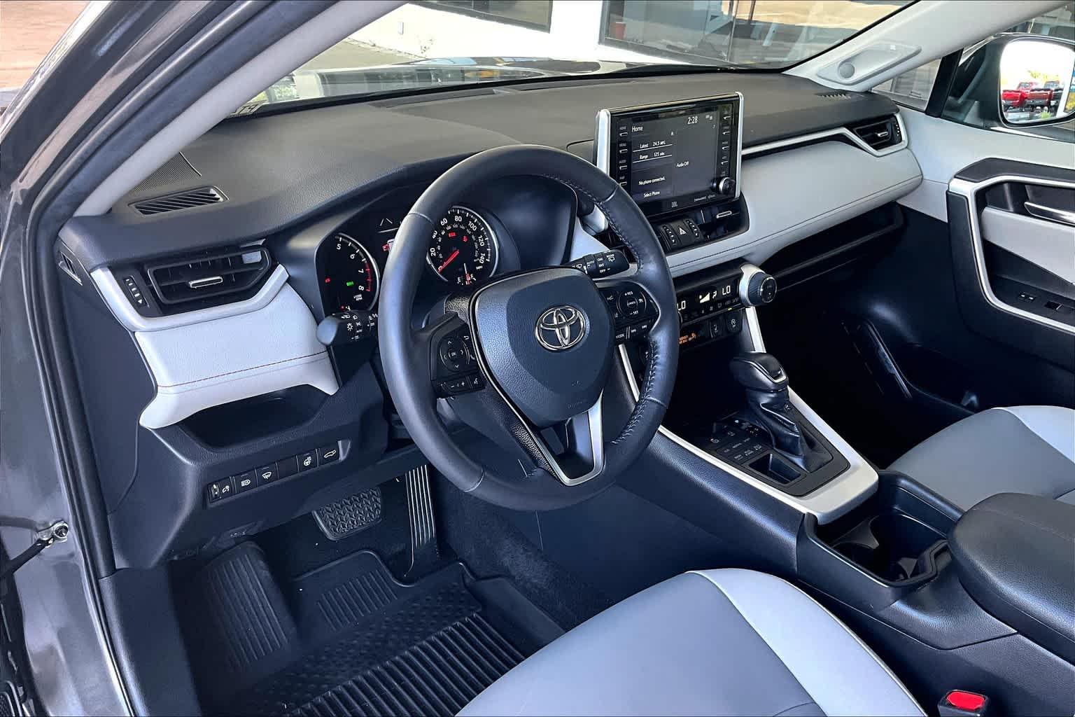 2021 Toyota RAV4 XLE Premium - Photo 8