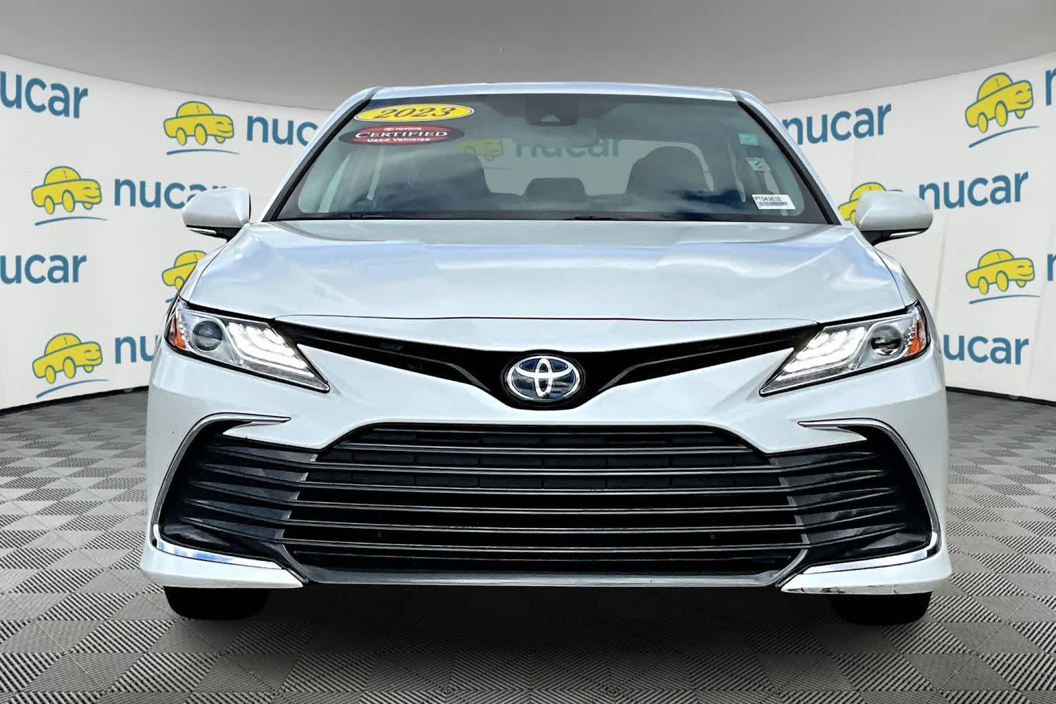 2023 Toyota Camry Hybrid XLE - Photo 2