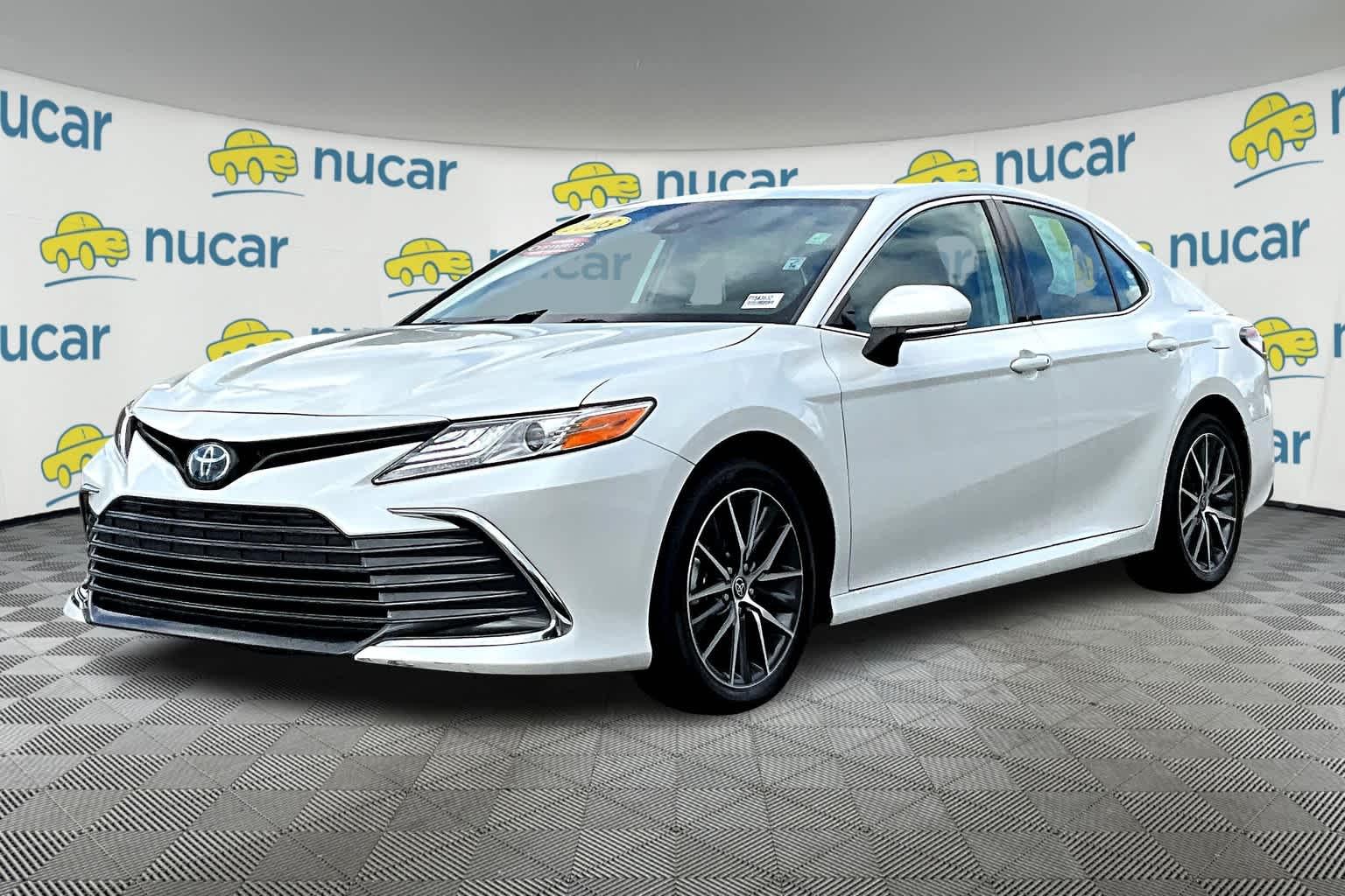 2023 Toyota Camry Hybrid XLE - Photo 3