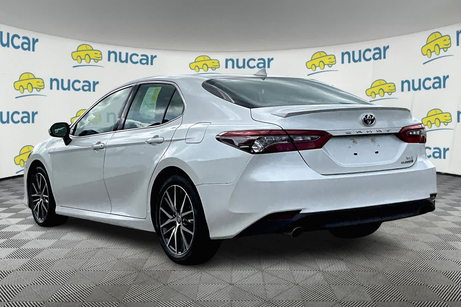 2023 Toyota Camry Hybrid XLE - Photo 4