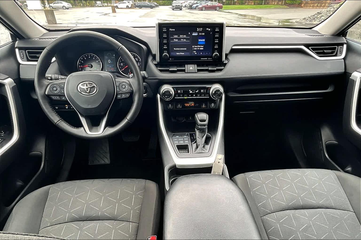 2021 Toyota RAV4 XLE - Photo 21