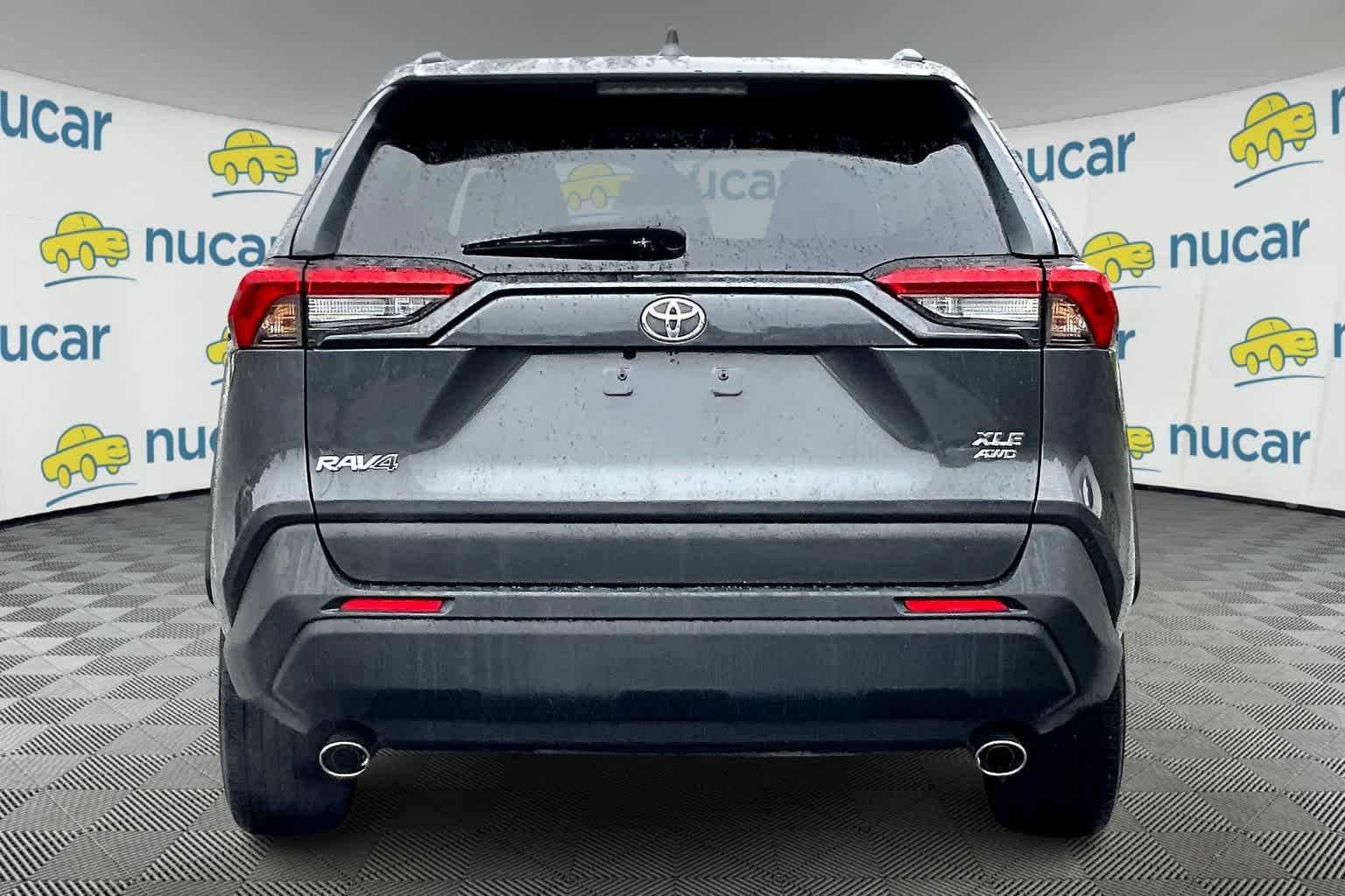 2021 Toyota RAV4 XLE - Photo 5