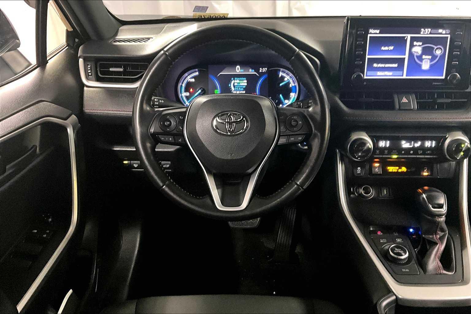 2021 Toyota RAV4 Prime SE - Photo 17