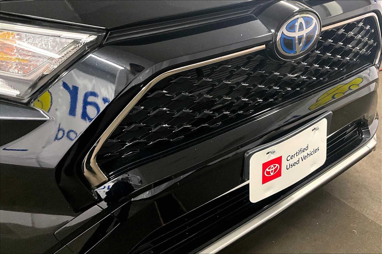 2021 Toyota RAV4 Prime SE - Photo 31