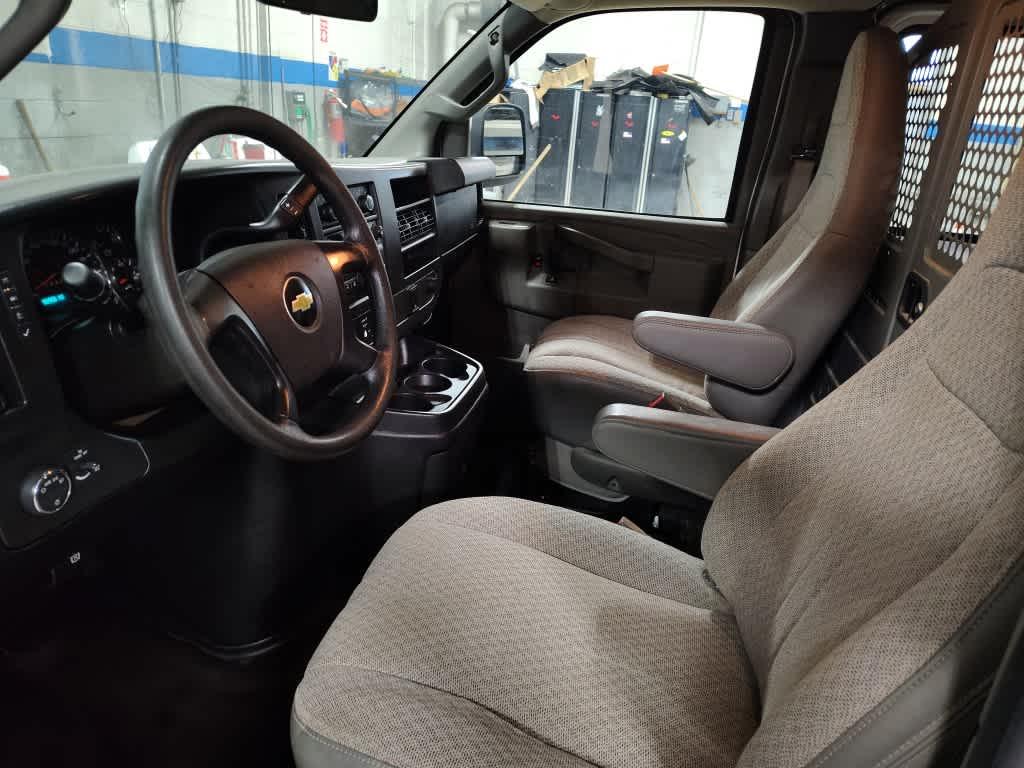 2016 Chevrolet Express  - Photo 10