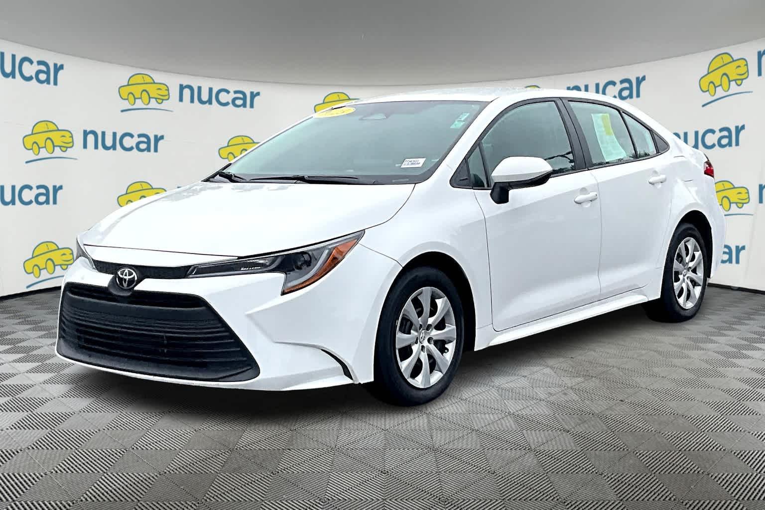 2023 Toyota Corolla LE - Photo 3