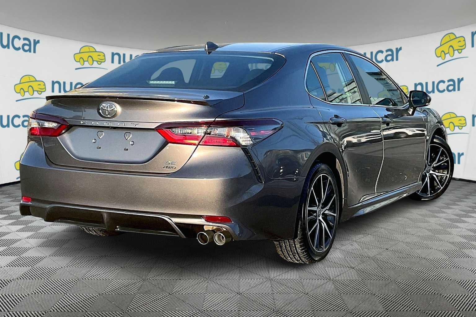 2022 Toyota Camry SE - Photo 6