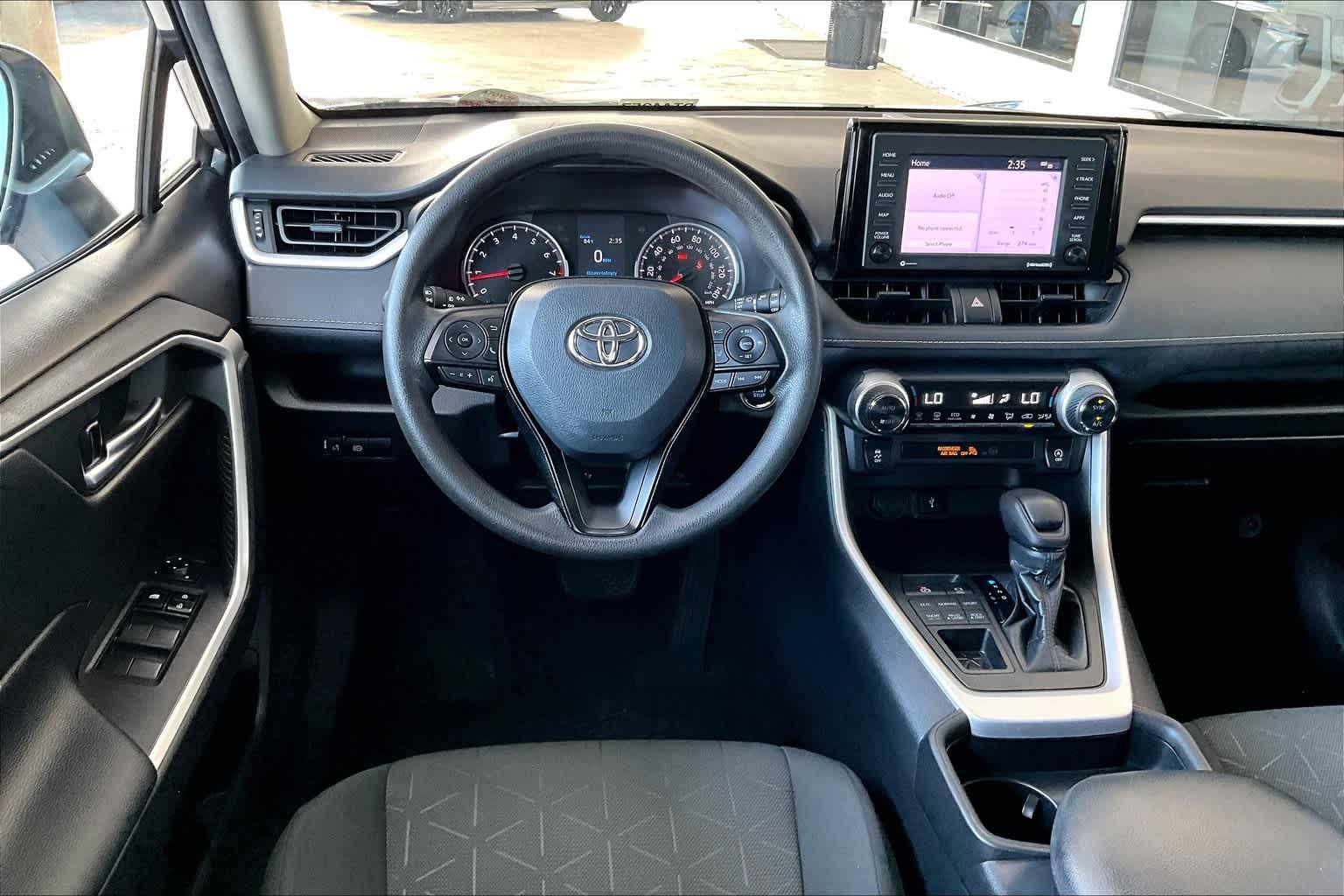 2021 Toyota RAV4 XLE - Photo 17