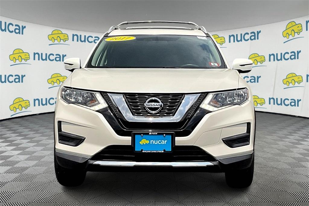 2017 Nissan Rogue SV - Photo 2