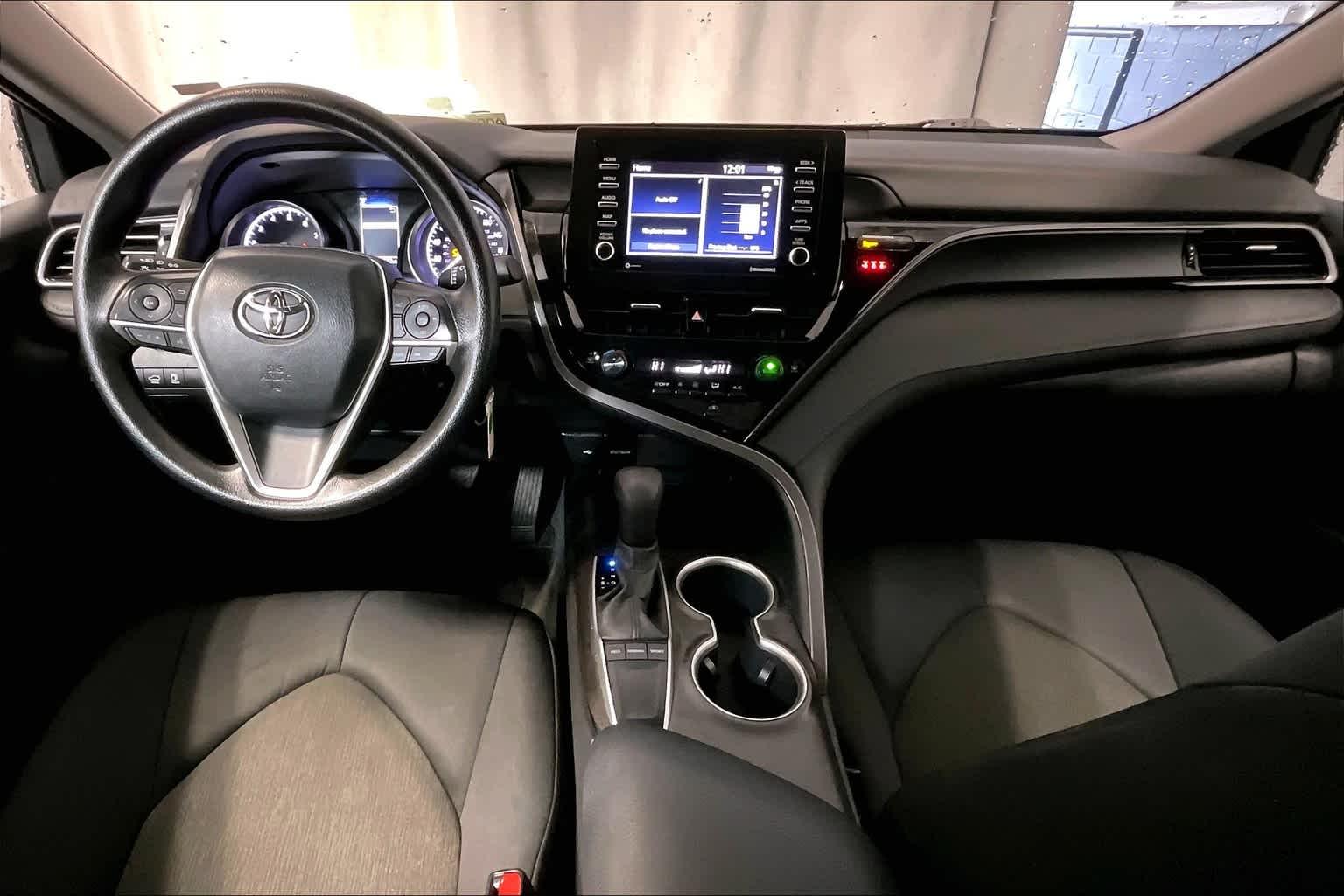 2022 Toyota Camry LE - Photo 21