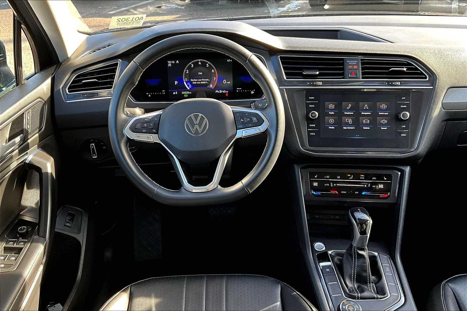 2022 Volkswagen Tiguan SE - Photo 17