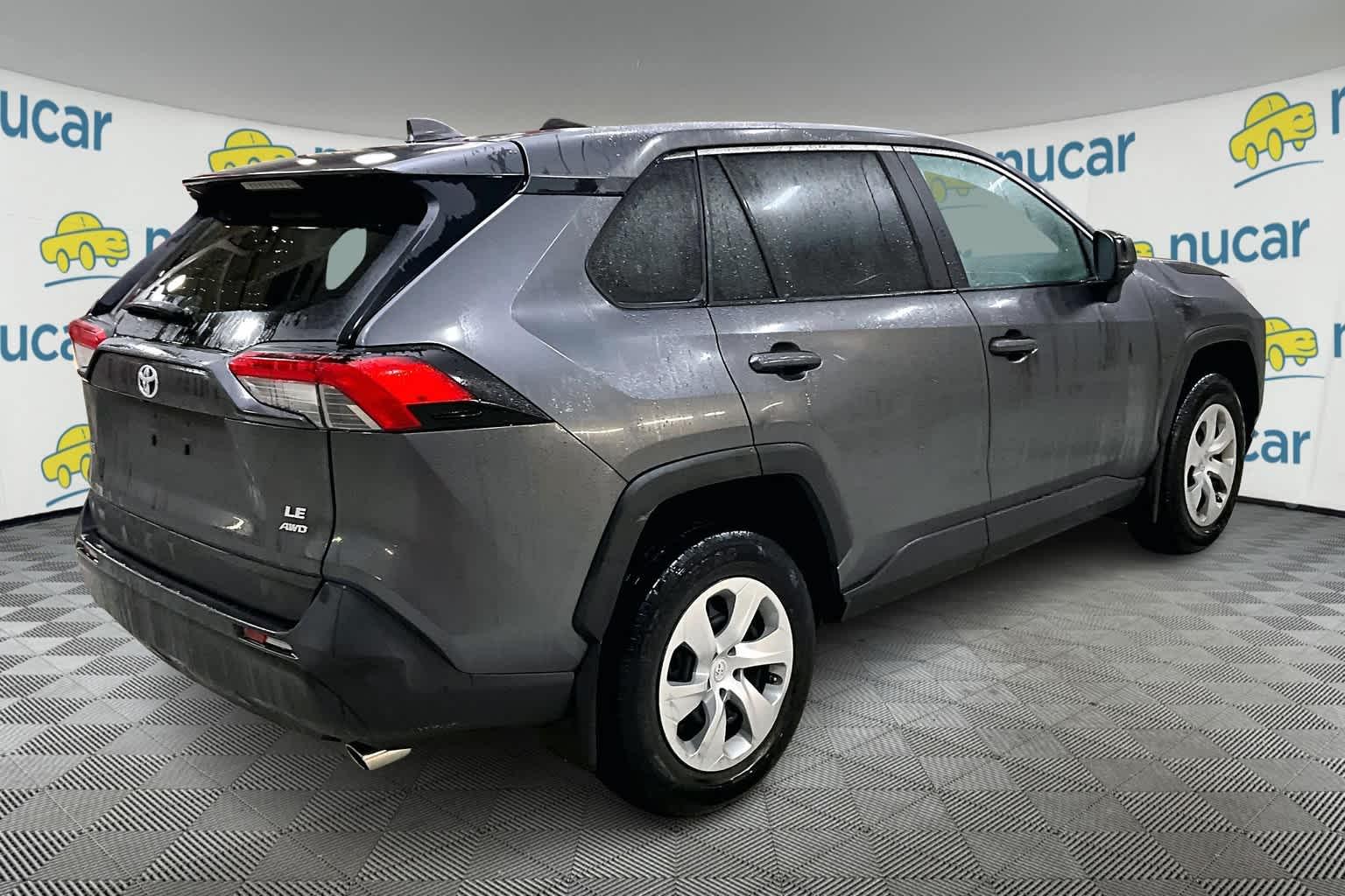 2022 Toyota RAV4 LE - Photo 6