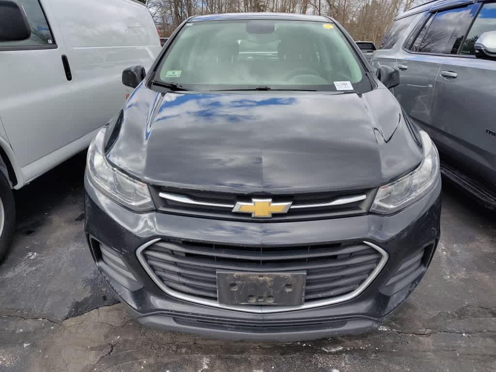 2019 Chevrolet Trax LS - Photo 2