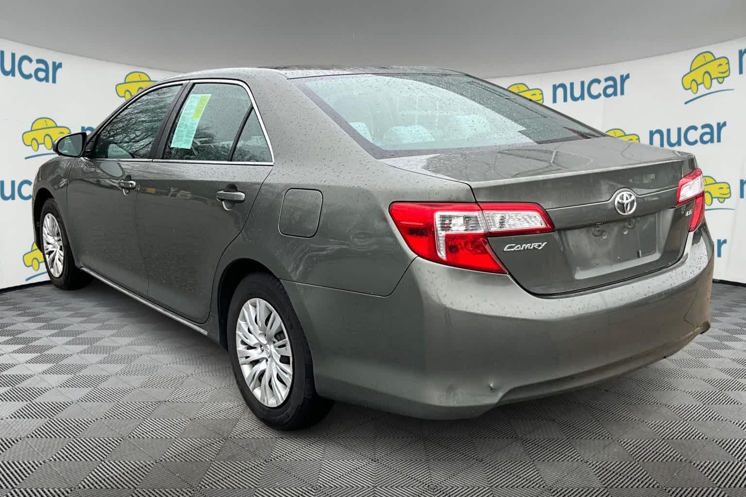 2012 Toyota Camry LE - Photo 3