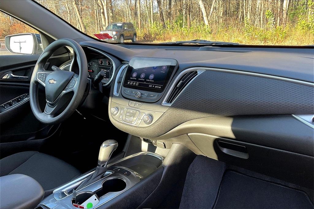 2020 Chevrolet Malibu LS - Photo 14