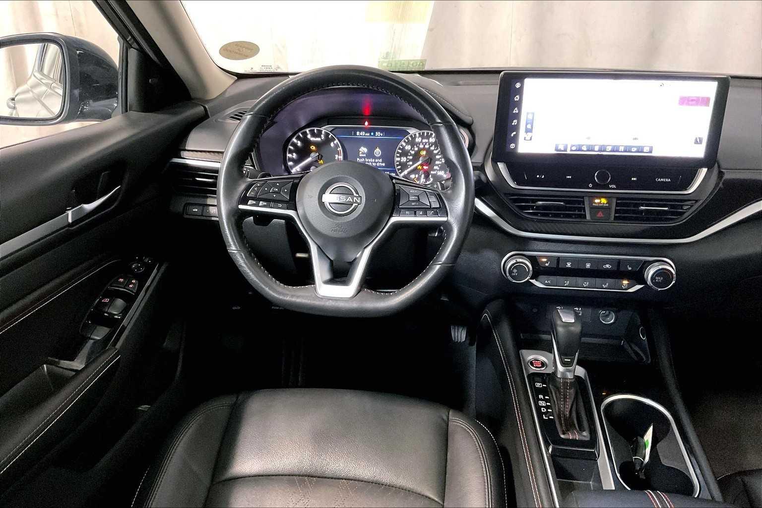 2023 Nissan Altima 2.5 SR - Photo 17