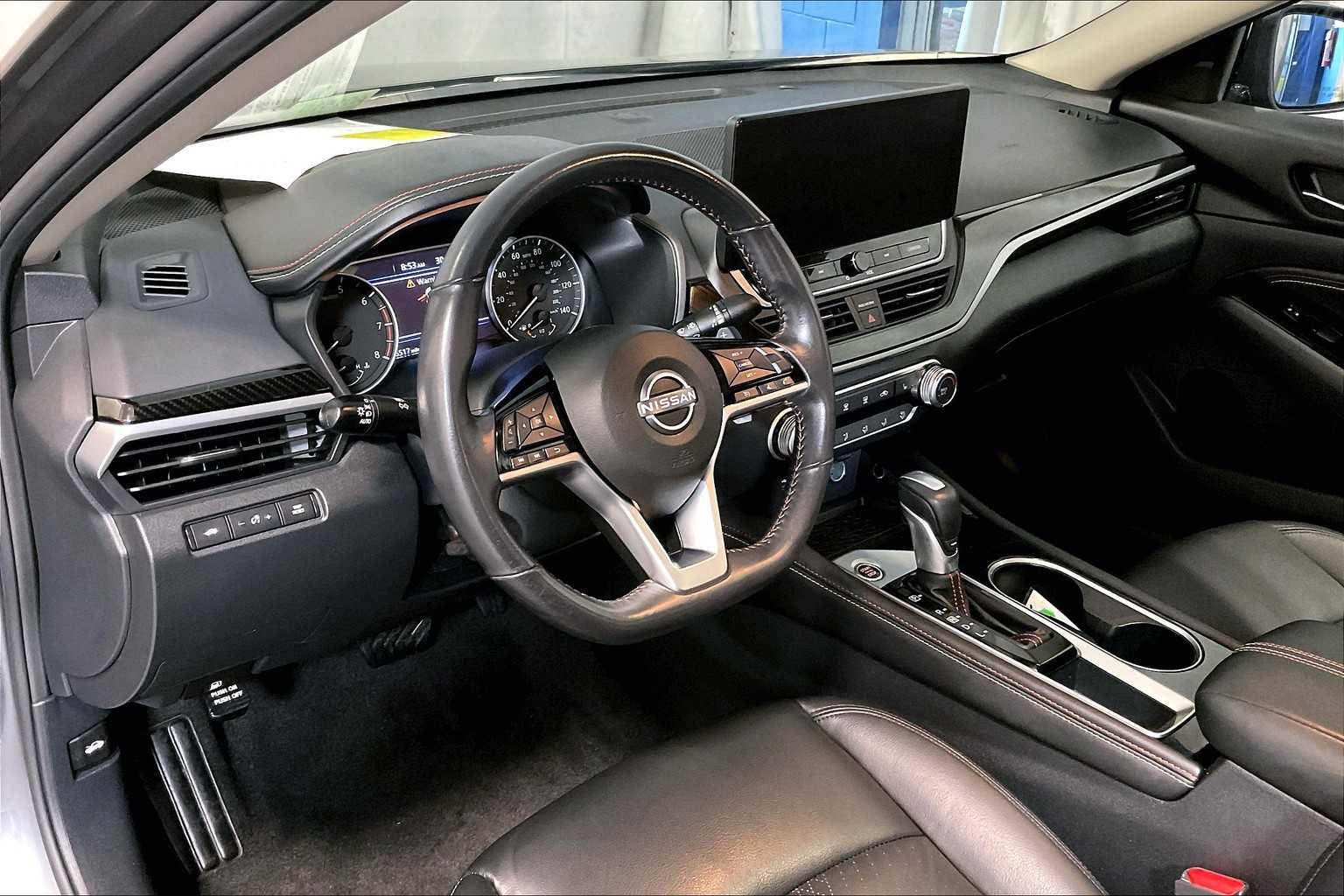 2023 Nissan Altima 2.5 SR - Photo 8