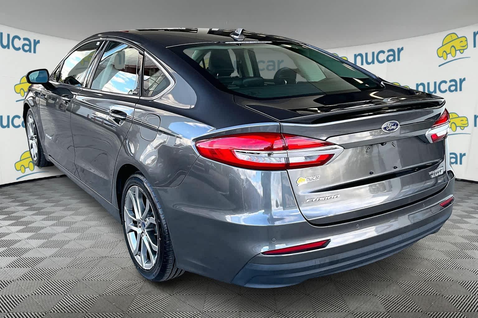 2019 Ford Fusion Hybrid Titanium - Photo 4