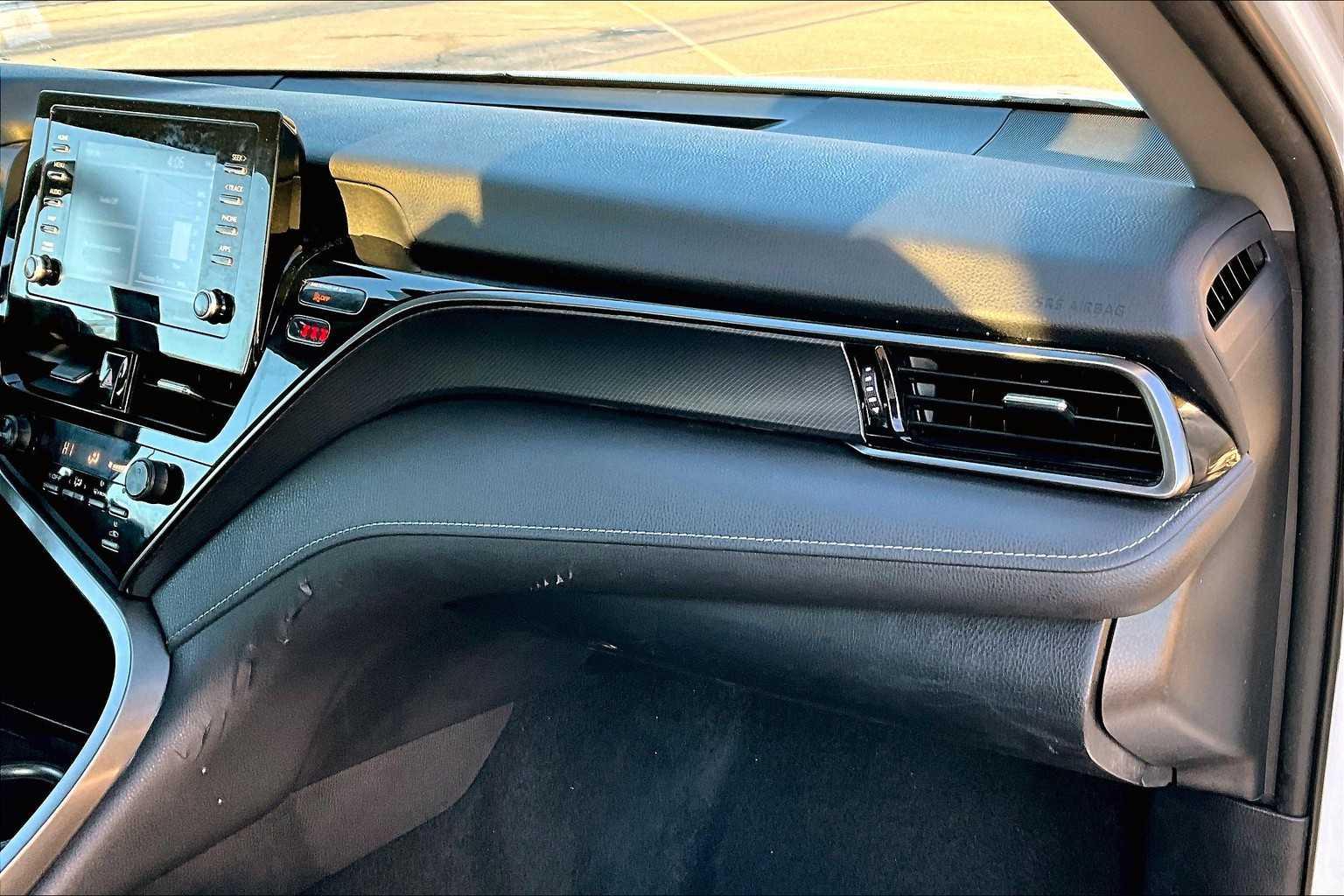 2021 Toyota Camry SE - Photo 13