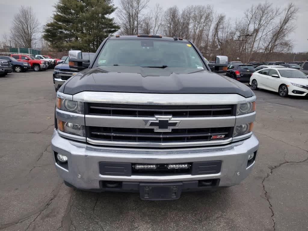 2019 Chevrolet Silverado 2500HD LTZ - Photo 2