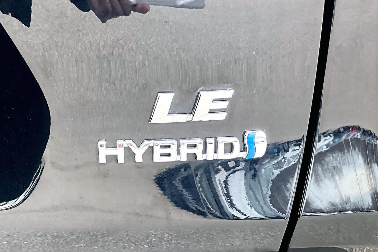 2021 Toyota RAV4 Hybrid LE - Photo 26